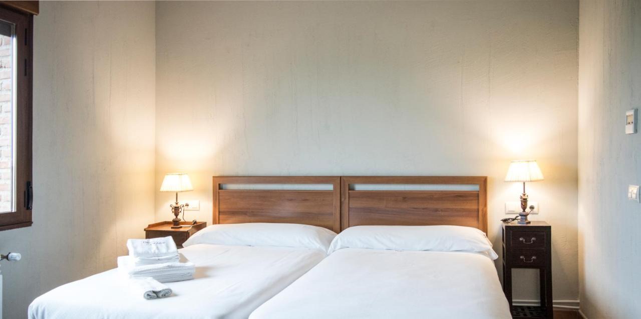 Casa Rural Pilon Del Fraile โอโรเปซา ภายนอก รูปภาพ